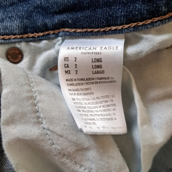 American Eagle Mom Jeans Size 2 Long Blue Denim Stretch Mid Wash Casual - Picture 8 of 12